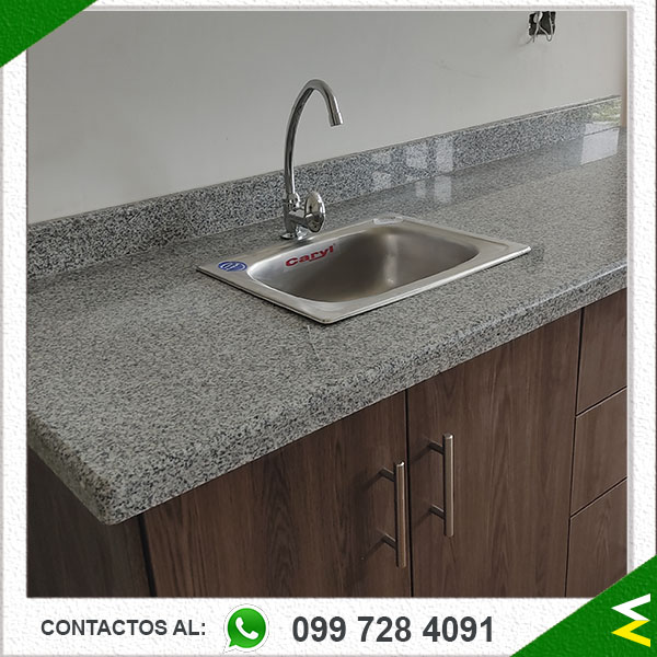 instalacion-de-granito-blanco-cristal-sector-quito-sur-(0011)