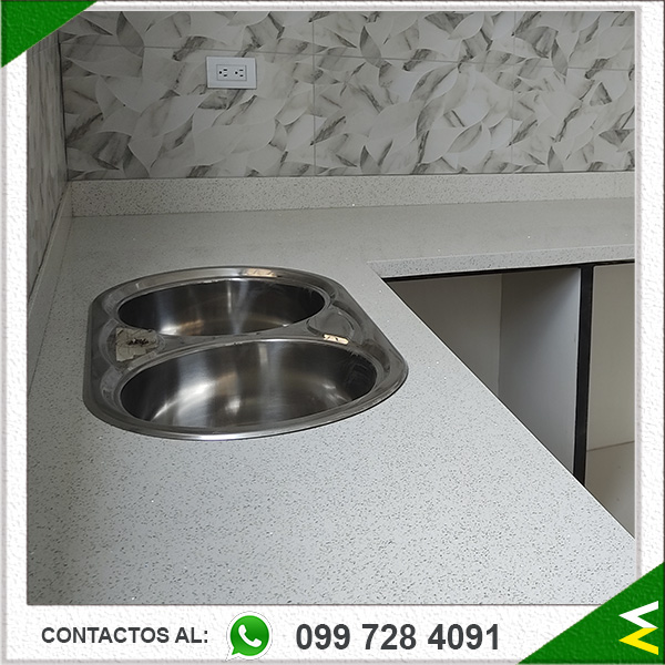 instalacion-de-cocina madera cuarzo blanco con destellos sector-quito-sur-(0032)