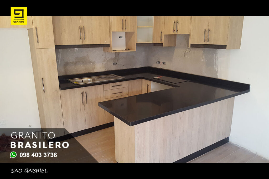 granito-brasileño-negro-absoluto-sector-seminario-mayor-quito-009