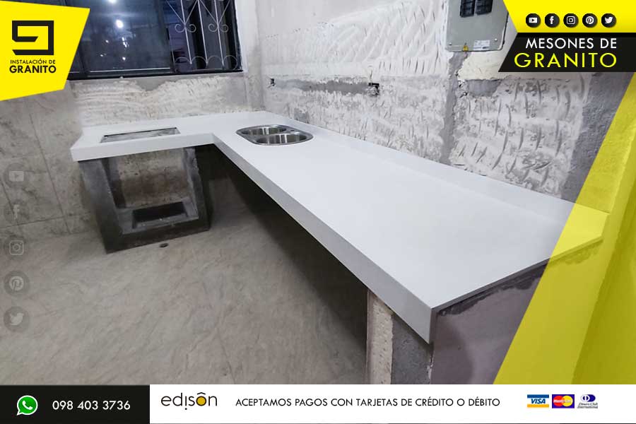 SOÑANDO CON EL MESON DE COCINA Y BAÑO LA REALIZAMOS A TU GUSTO INSTALACION-DE-CUARZO-BLANCO-EN-MESON-DE-COCINA.00454