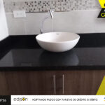 INSTALACION-DE-GRANITO-UBATUBA-EN-MESON-DE-COCINA.0013