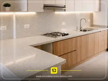 Cocina Granito Blanco Cristal Especial Quito - proyecto terminado