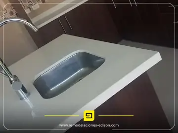 Cocina Cuarzo Blanco Puro Tumbaco - proyecto terminado