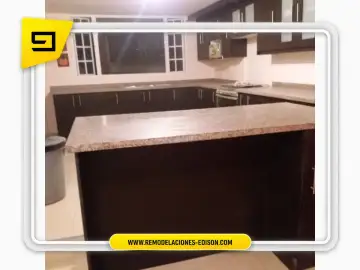 Cocina Granito SUPER BROWN Calderón - proyecto terminado