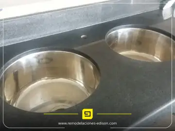 Cocina con mesón de Granito Dark Grey en Valles