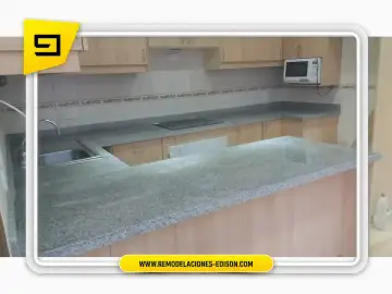 Cocina Granito Blanco Cristal Especial Quito Norte - proyecto terminado