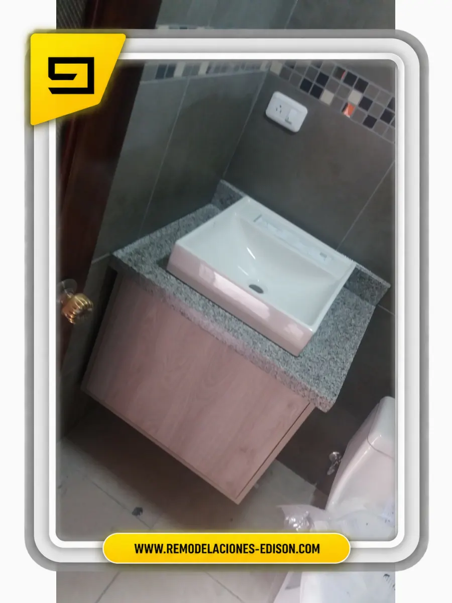 Proceso · Transformación de baño con Granito SUPER BROWN – Conocoto