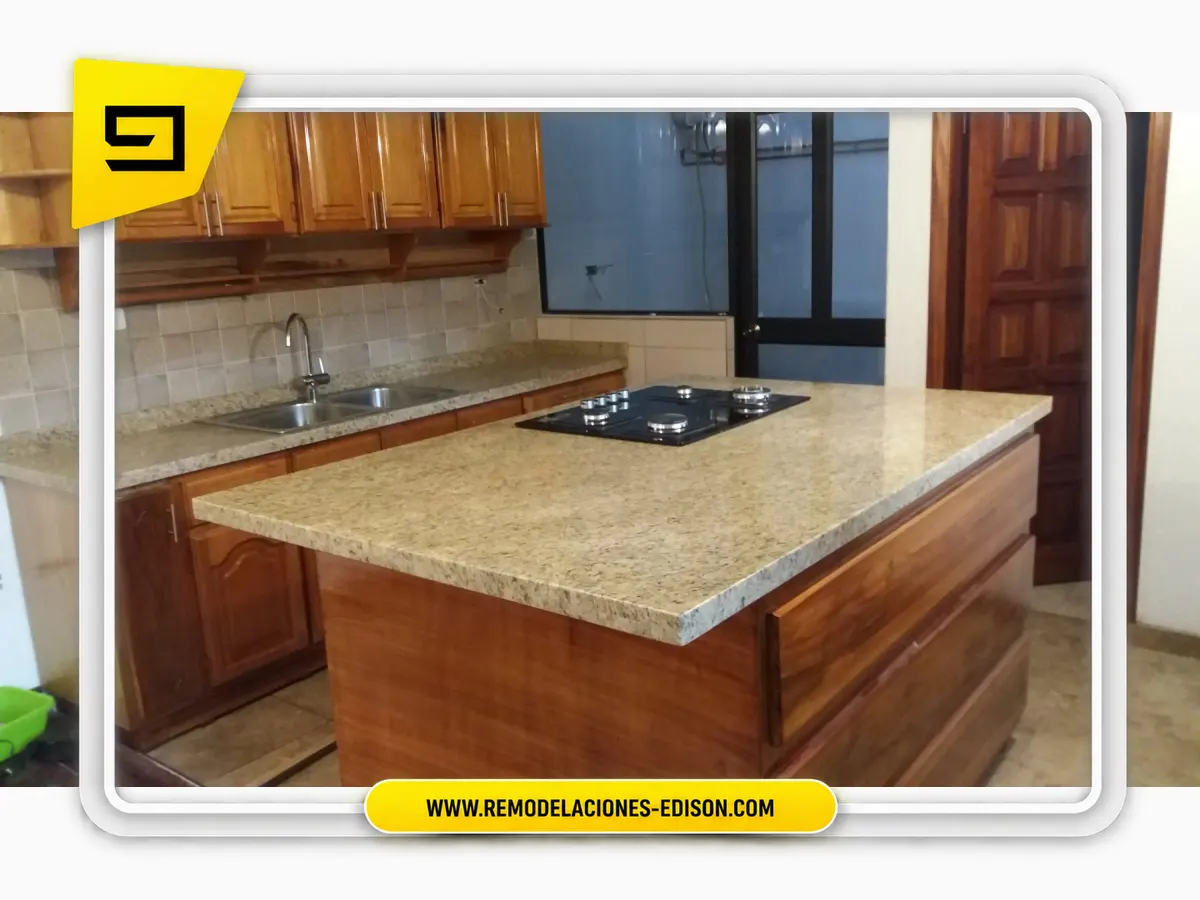 Cocina renovada con Granito SANTA CECILIA – Quito Sur