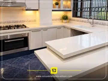 Cocina Cuarzo Blanco Estelar Quito Norte - proyecto terminado